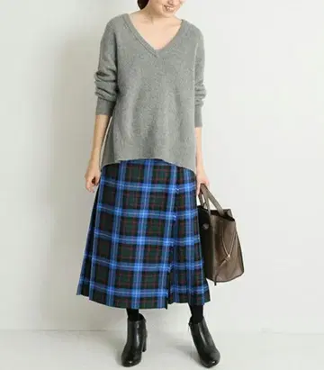 SLOBE IENA 라쿤 캐시미어 혼방 V넥 풀오버