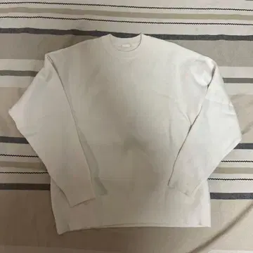 화이트 크루넥 스웨터 L 사이즈