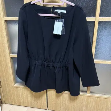 새상품 UNTITLED 블랙 긴팔 블라우스 사이즈 2