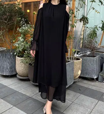 택 포함 새상품 JUNOAH 오프숄더 블랙 쉬폰 롱 원피스