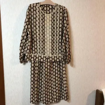 전원시 꽃무늬 셋업 ( 긴팔 상의 롱 스커트 )