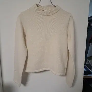 LAMXIS 아이보리 크루넥 니트 스웨터