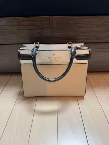 케이트 스페이드 베이지 블랙 핸드백