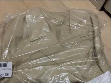 베이지 후드 부착 다운 자켓