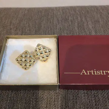 Artistry 골드 다이아몬드형 귀찌 빈티지