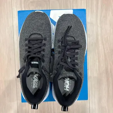 호카오네오네의 데크 슈즈