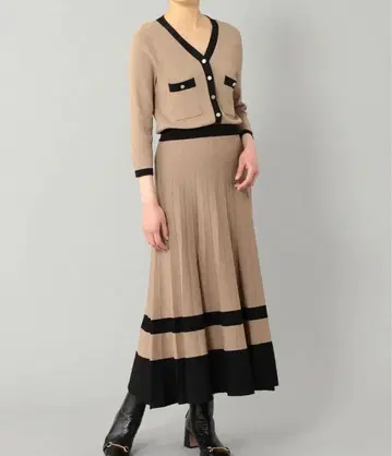 그레이스 콘티넨탈 바이컬러 V넥 니트 원피스