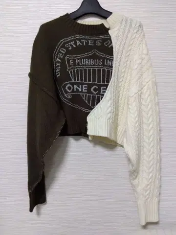 BAYFLOW 올리브 그린 화이트 니트 스웨터