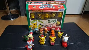 포켓몬 크리스마스 트리 라이트와 포켓몬 트리 오너먼트 세트