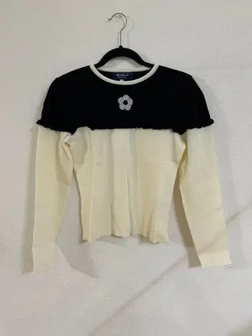 엠즈 그레이시 니트 새상품 초특가