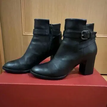 다이애나 사이드 지퍼 부츠 벨트 하이힐 와이드 힐 아몬드 토