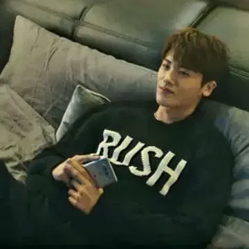 힘쎈여자 도봉순 박형식 착용