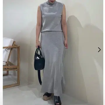 그레이 슬리브리스 하이넥 MilaOwen 미라 오웬