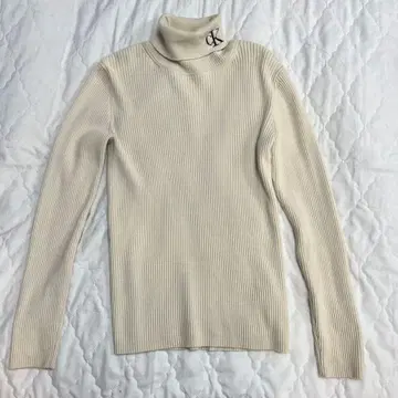 Calvin Klein Jeans 터틀넥 로고 스웨터