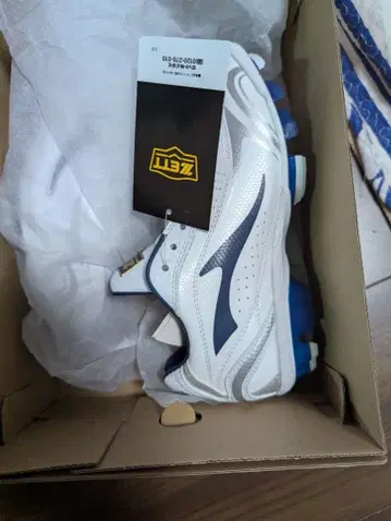 ZETT 스파이크 슈즈 화이트/네이비 와이드