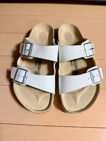 Birkenstock 화이트 더블 스트랩 샌들 42