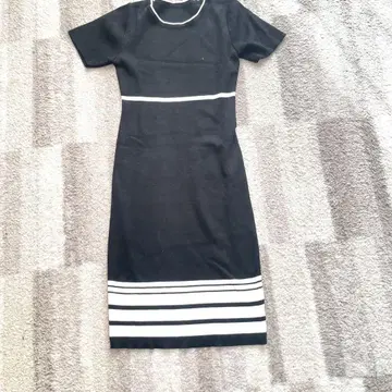 베이비 클럽 스트라이프 반팔 니트 원피스