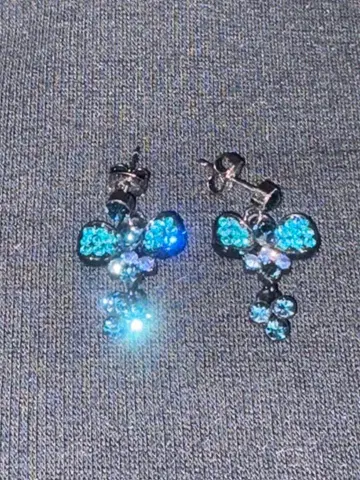 파란색 크리스탈 리본형 귀걸이