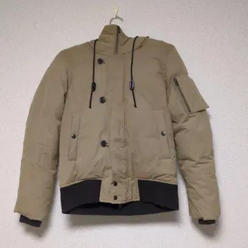 카키 후드 부착 점퍼