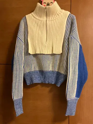 KBF 상의 레이어드 하프 ZIP 니트 스트라이프 파랑