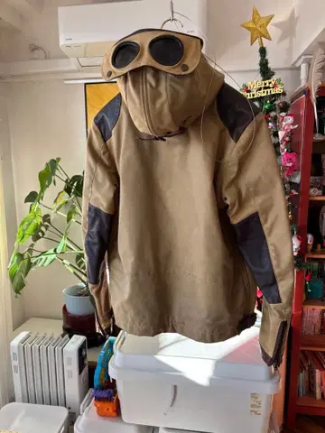 C.P.컴퍼니 고글 자켓 오일드 가죽