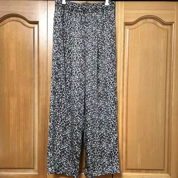 SLOBE IENA 프린트 새틴 이지 팬츠