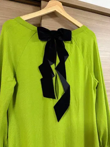 FOXEY 백리본 긴팔 니트