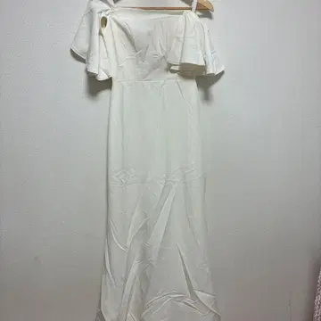 화이트 오프숄더 웨딩 드레스