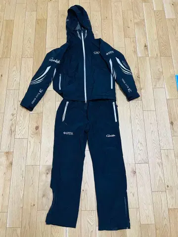 Gamakatsu 블랙 웍스 레인 수트 M 사이즈 ( GM3685 )