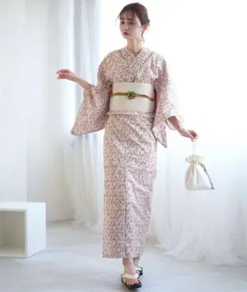 아델리아 레트로 니코 앤티크 코렉 유카타 & 오비 세트