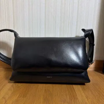 스탠드오일 STANDOIL Fluffy large 블랙 숄더