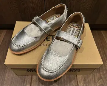 미네통카 멜리제인 펌프스