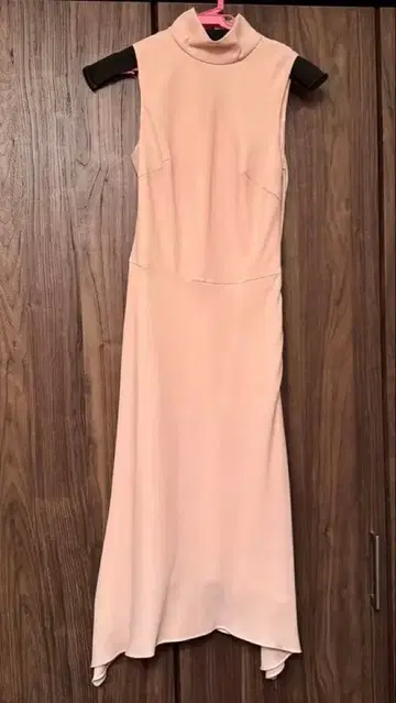 ROPE 살몬 핑크 하이넥 비대칭 드레스