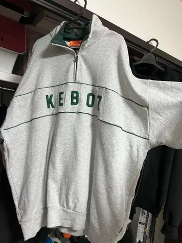 KEBOZ 그레이 하프 지퍼