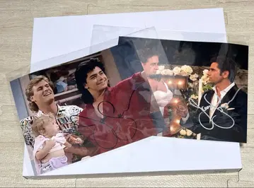 존 스테이모스 풀 하우스 제씨 역 친필 사인 포트레이트 세트