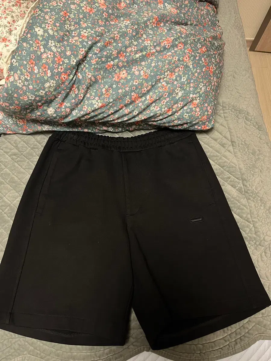 Solid Omeum Sweat Shorts Black