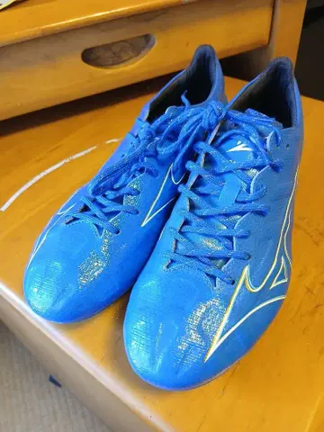 축구 스파이크 미즈노 알파 재팬