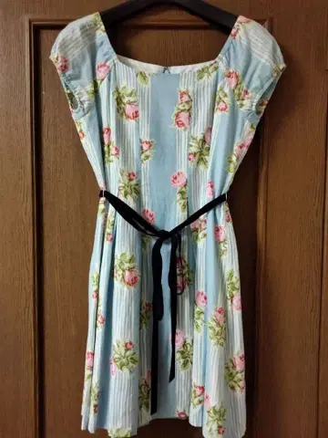 제인 마플 로즈 스트라이프 원피스 스카이블루