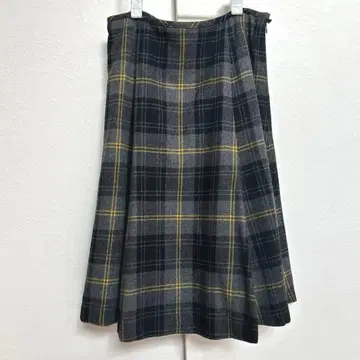 요크랜드 체크 무늬 플레어 스커트 그레이 11AR