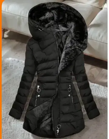블랙 퍼가 달린 롱 다운 자켓