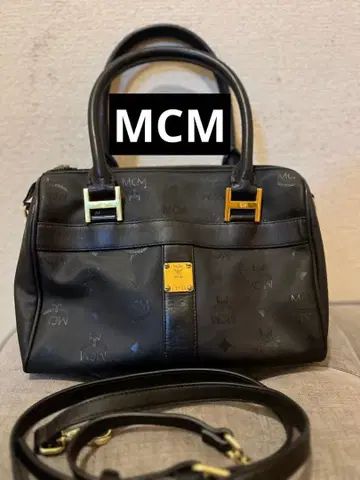 MCM 블랙 가죽 숄더백