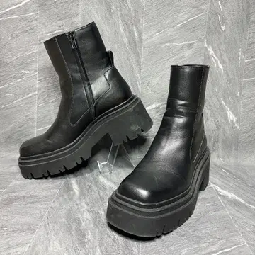 미사용급 ZARA 자라 완판 트랙 밑창 숏부츠 24.5