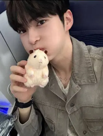 스케로쿠 스케로쿠의 일상 마스코트 성한빈 zb1