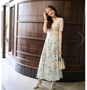 PROPORTION BODY DRESSING 뉴앙스 플라워 스커트