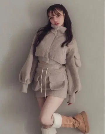 Andmary 보아 자켓 & 미니 스커트 셋업