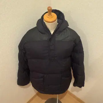 블랙 후드 부착 풀오버 다운 자켓