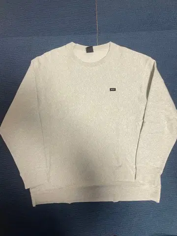 HUF 맨투맨 애쉬 그레이