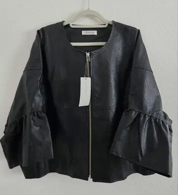플레어 슬리브 블랙 가죽 아우터 F 사이즈
