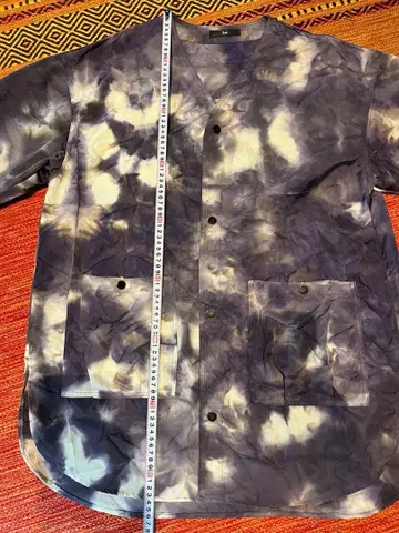 네이비와 화이트 타이 다이 나일론 자켓