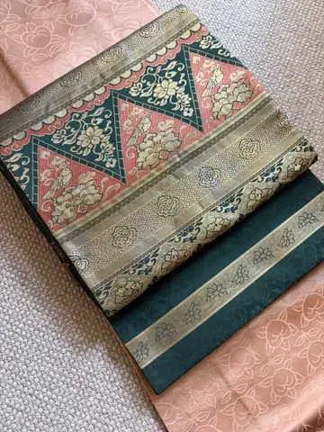 짙은 녹색 바탕 육통 무늬 후쿠로 오비 작은 새 패턴